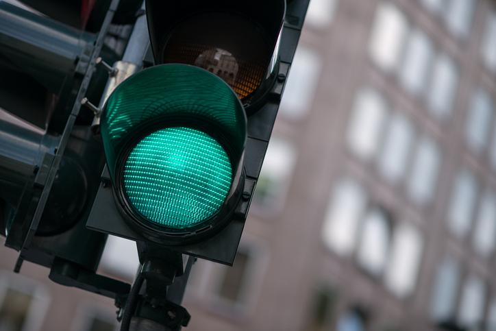 Wochenrückblick: Ampel stellt Cannabis auf Grün, Rekord bei Fortbildungen und Ärger um den Mindestlohn