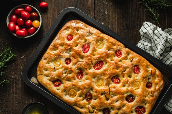 AMIRA-Welt - Magazin - Luftig-leckere Focaccia mit Tomate und... AMIRA-Welt - Magazin - Luftig-leckere Focaccia mit Tomate und...