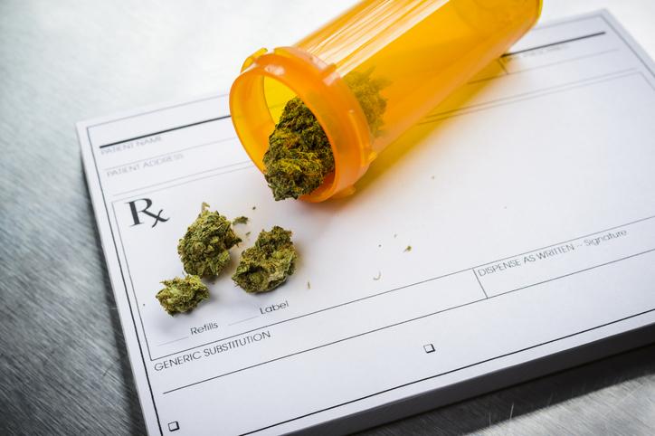 Die Verordnung von medizinischem Cannabis: Arztpraxis, Krankenkasse, Apotheke