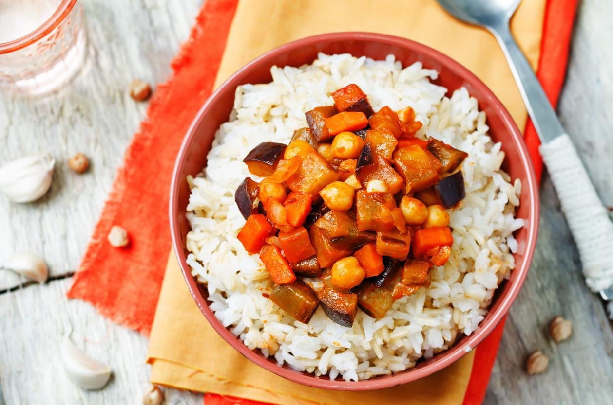 AMIRA-Welt - Magazin - Sommergenuss: Leichte Auberginen-Reispfanne AMIRA-Welt - Magazin - Sommergenuss: Leichte Auberginen-Reispfanne