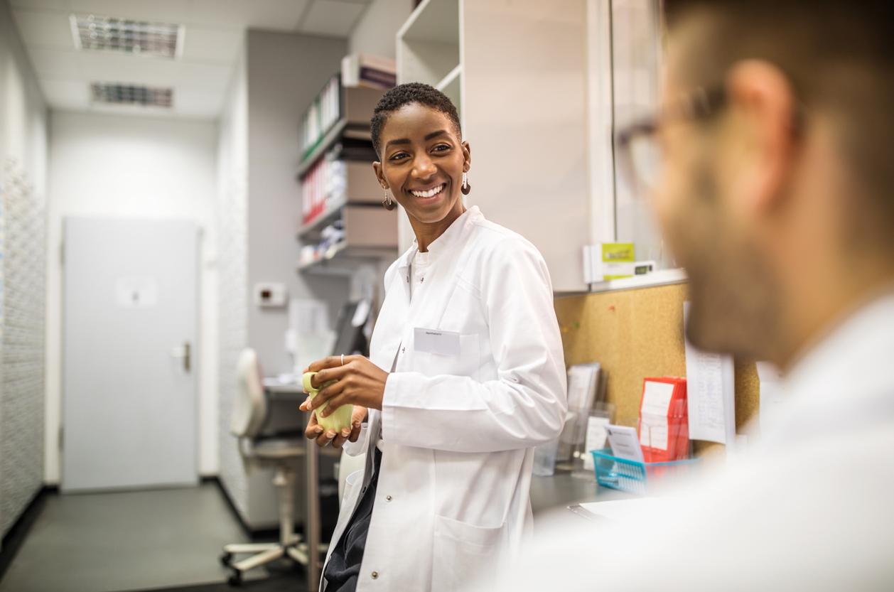 Von Tag eins an Teil des Teams: Erfolgreich durchstarten in der Apotheke