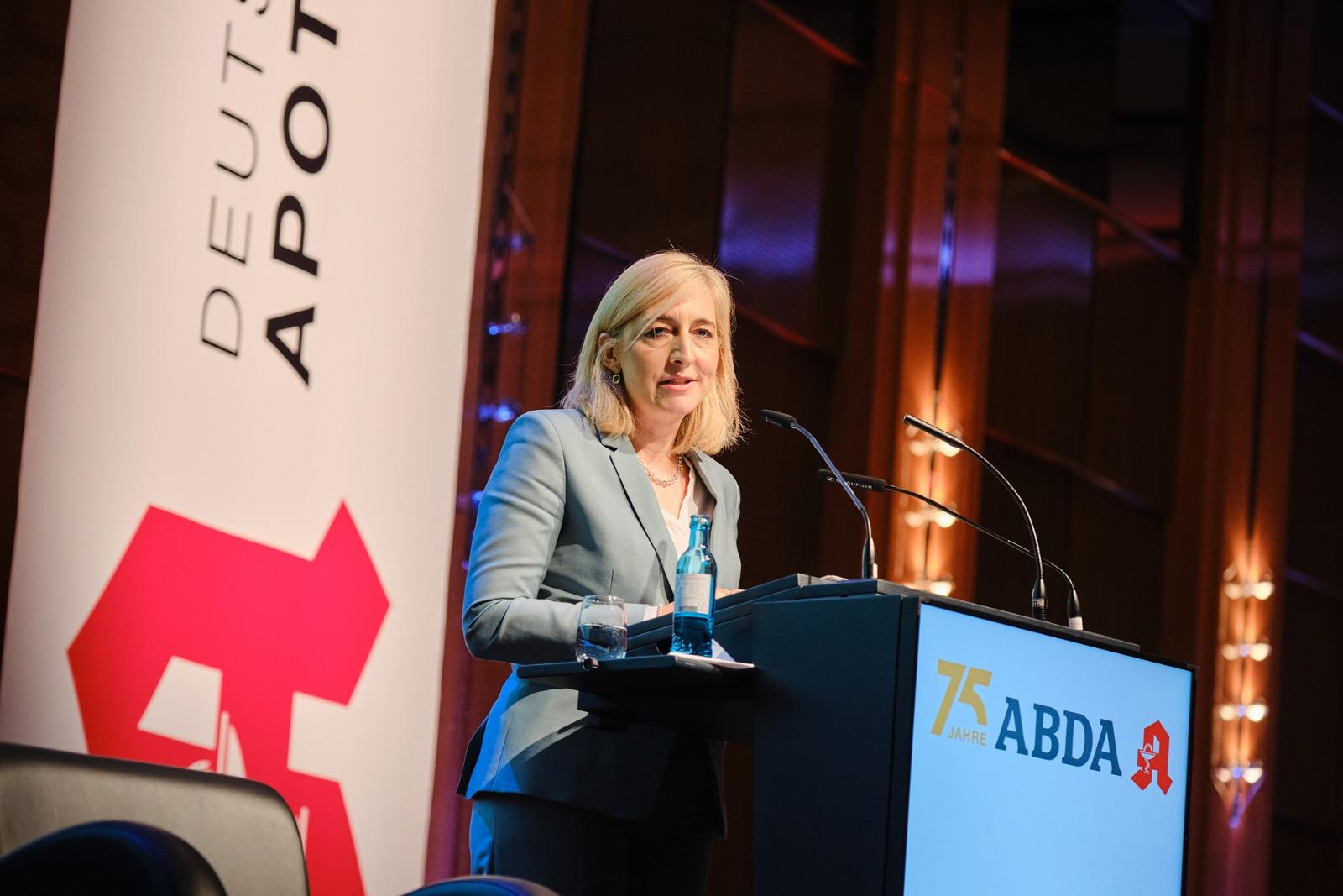 Reform-Versprechen: Warken plant PTA-Vertretung