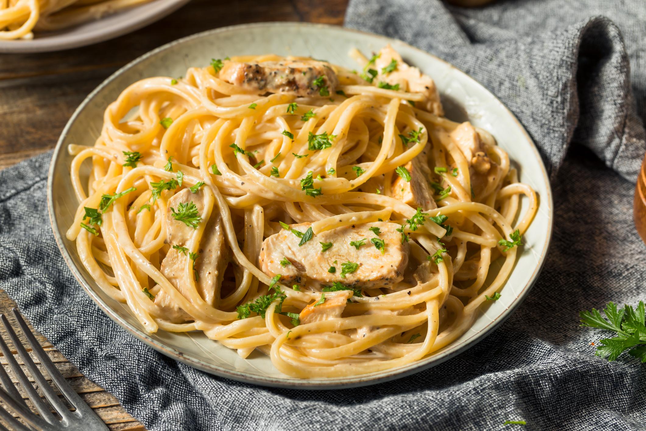 Cremige Chicken Alfredo Pasta